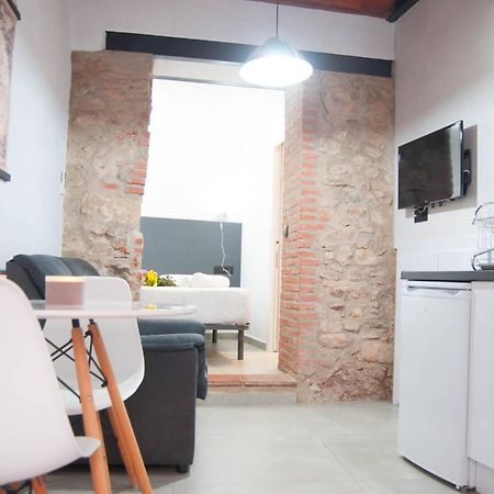 Caleros 8 Estudio - Apartamentos De La Parte Antigua De Caces Kültér fotó