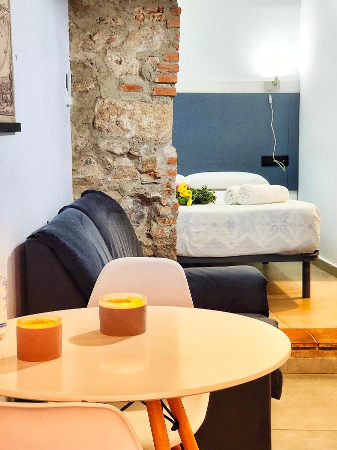Caleros 8 Estudio - Apartamentos De La Parte Antigua De Caces Kültér fotó
