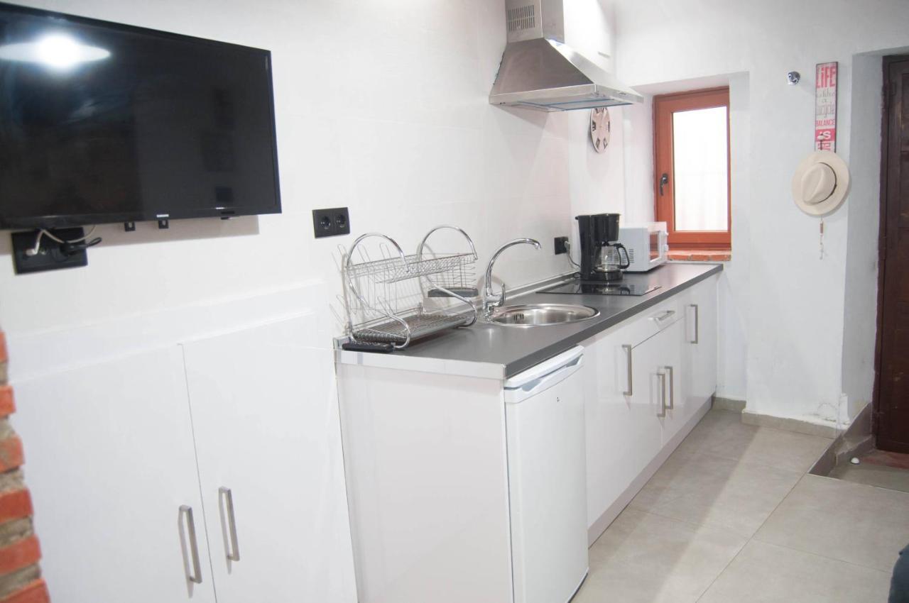 Caleros 8 Estudio - Apartamentos De La Parte Antigua De Caces Kültér fotó