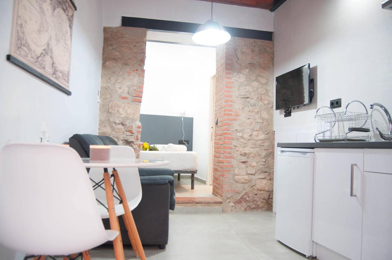 Caleros 8 Estudio - Apartamentos De La Parte Antigua De Caces Kültér fotó